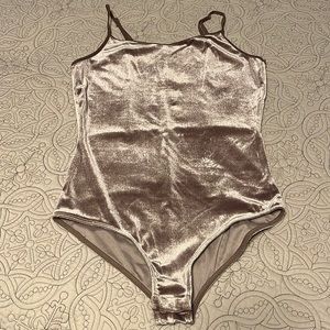 Gilligan & O’Malley XS Velvet Brown Bodysuit